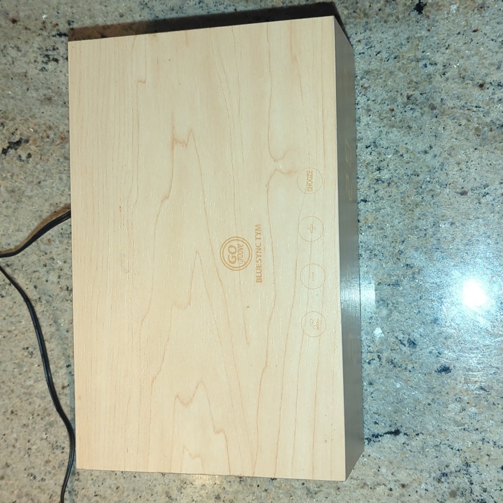 GOgroove BlueSYNC TYM Bluetooth Wireless Stereo Speaker & Wooden Alarm Clock - Picture 3 of 13